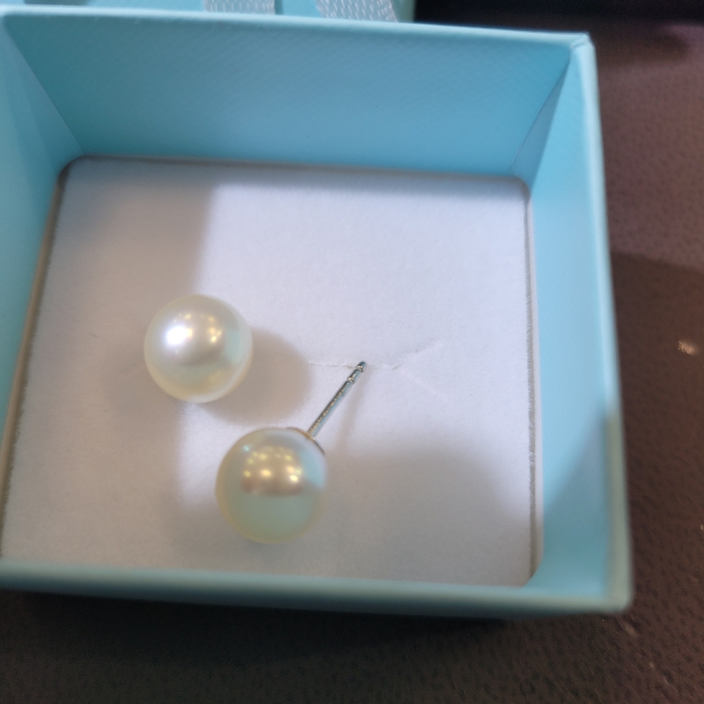 Tiffany akoya 18kt pearl earrings